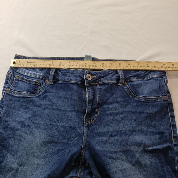 Maurices Jeans Women Plus 18 Regular Mid Rise Blue Skinny Jeans Outdoors 36x28.5 - Picture 3 of 13